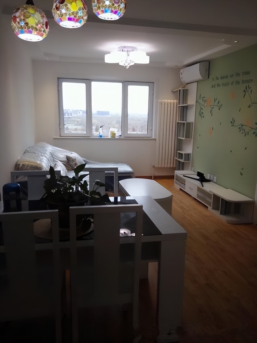 80后夫妻靠自己买了一套350万的房,小夫妻花300万买二手房