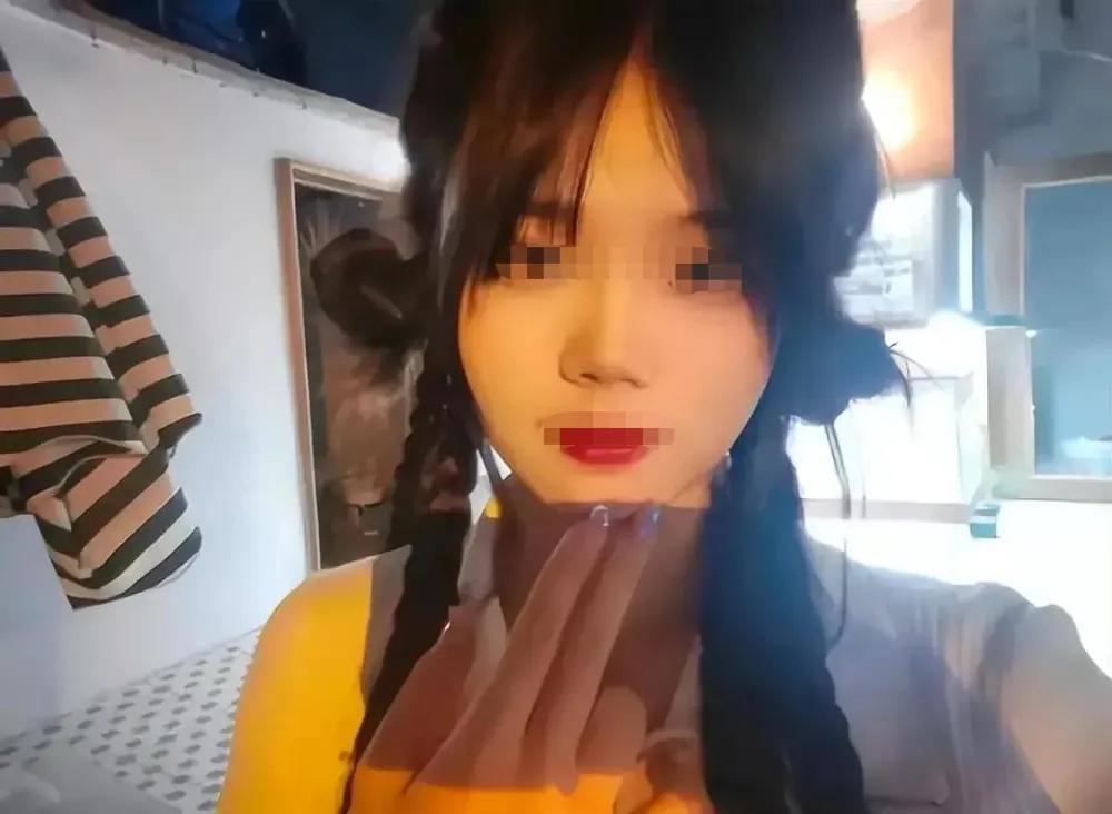 女大学生劈腿渣男寻求刺激，向在外地的男友要生活费，男友讨说法