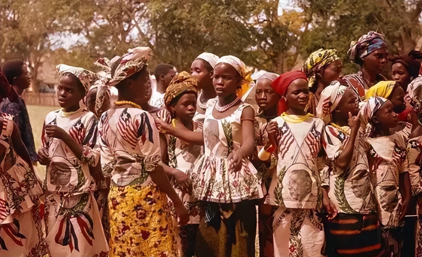 非洲残暴独裁者多伊，死得有多惨？卡扎菲、萨达姆都比他“体面”