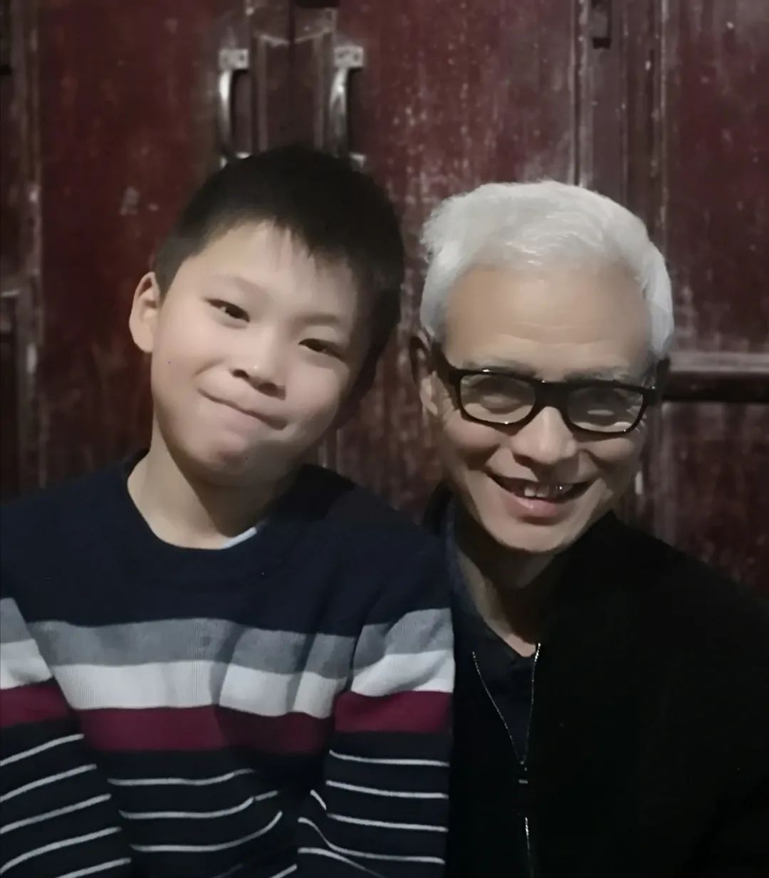 谢先莹、马士龙：大学门口为什么大都放块巨石