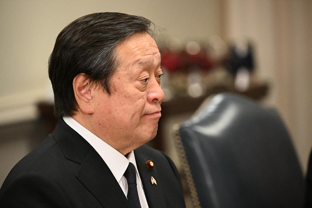 日本收保护费,蔡英文话都不敢说,李尚福一通电话打给日本