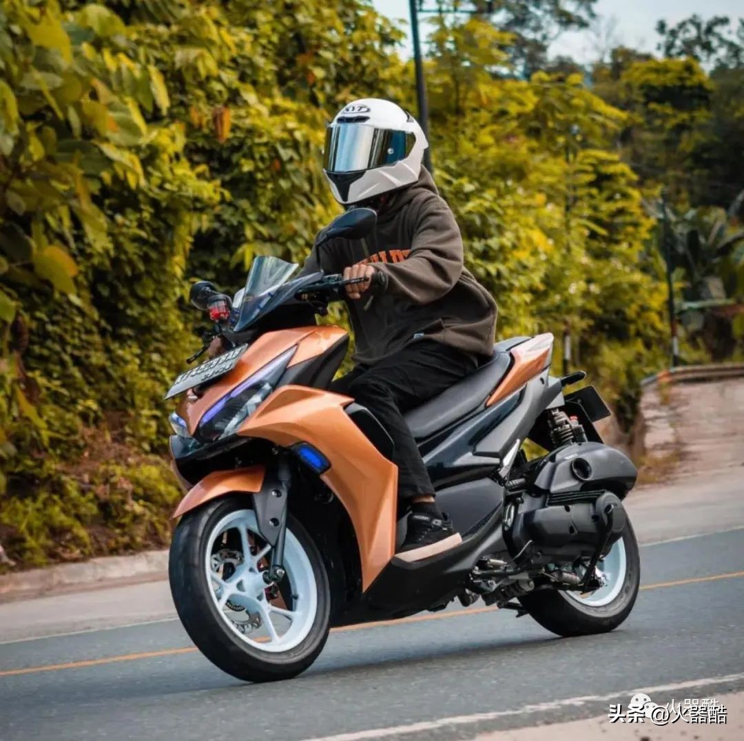 雅马哈nvx155帅气视频,aerox155与nvx155哪个好