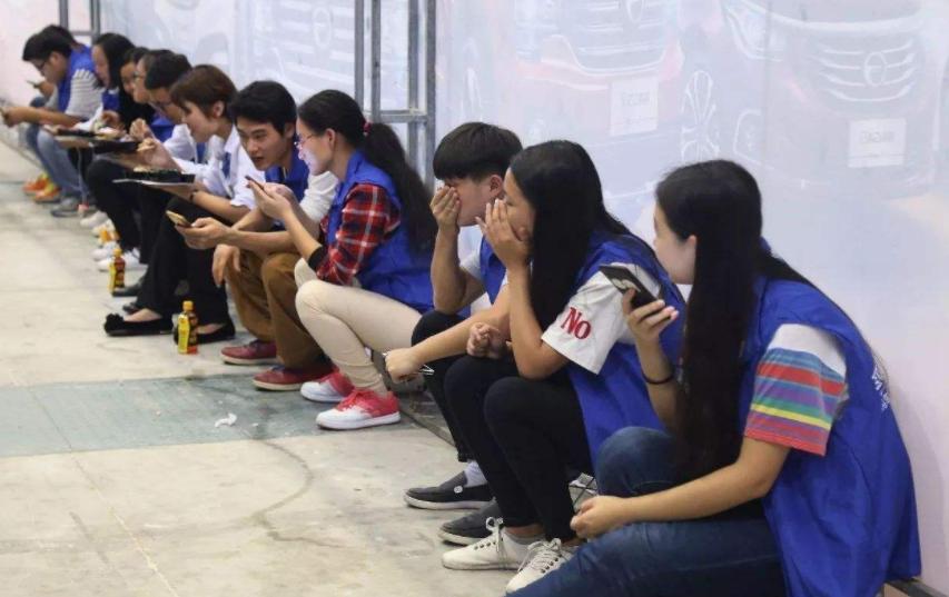 成都女大学生创业失败睡桥洞,创业失败女大学生