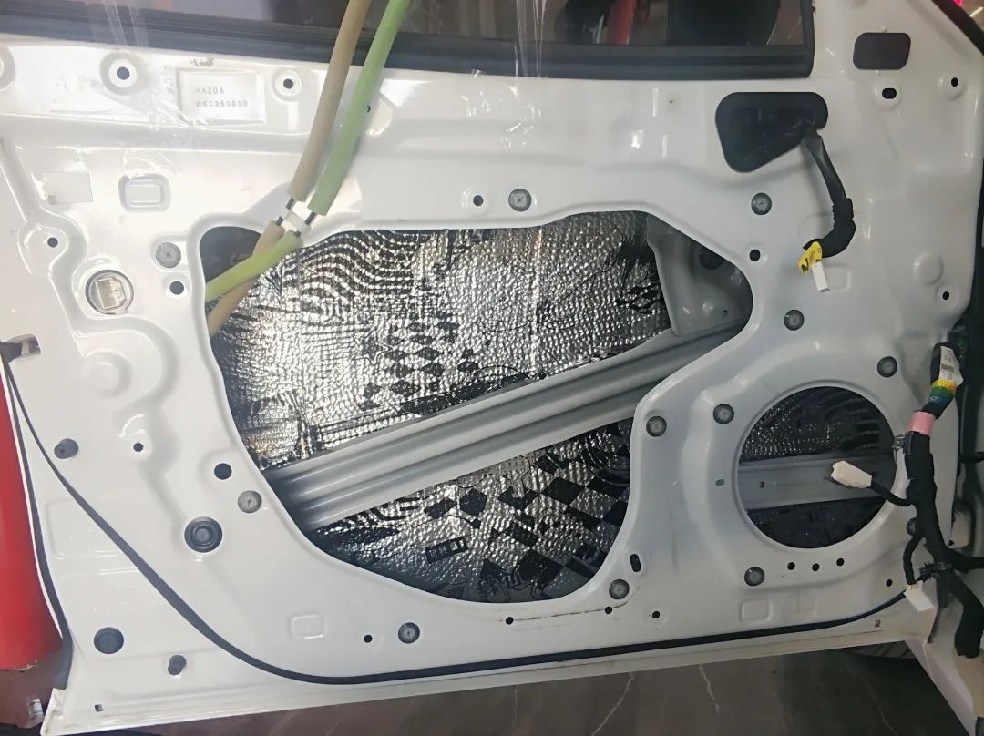 流连忘返，畅听所爱，马自达昂克赛拉升级德国喜力士F62C音响