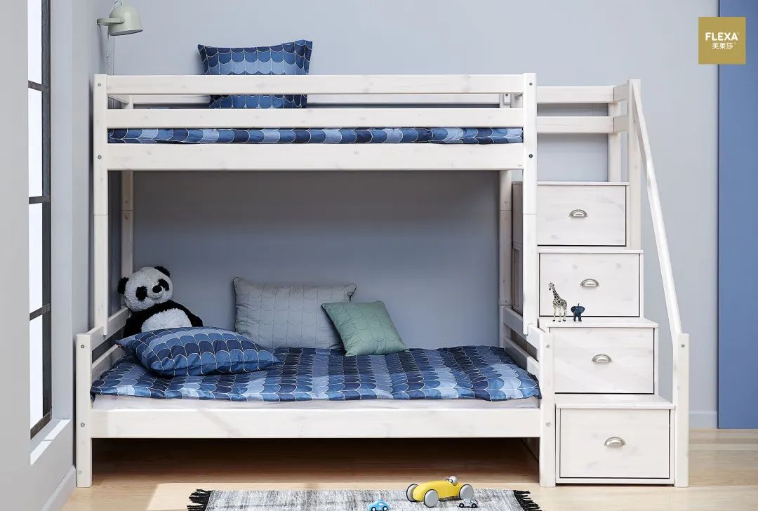 儿童床顶柜巧妙设计,小户型儿童房放架子床设计