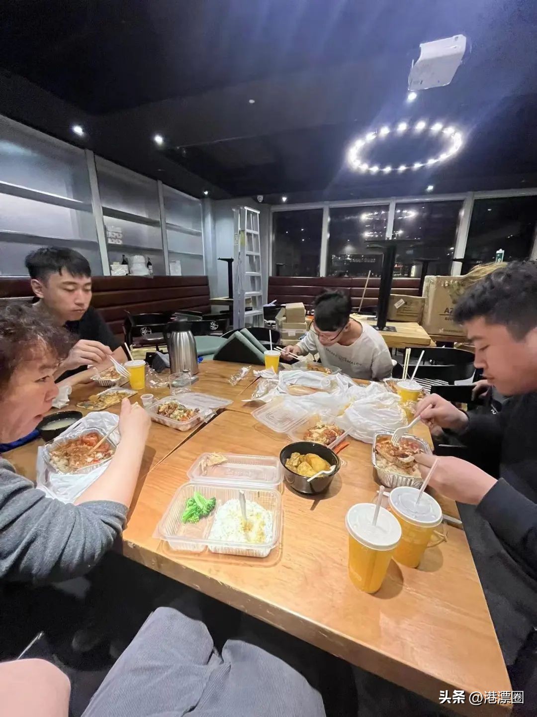 在香港开餐馆赚钱吗,去香港洗碗多少钱一个月