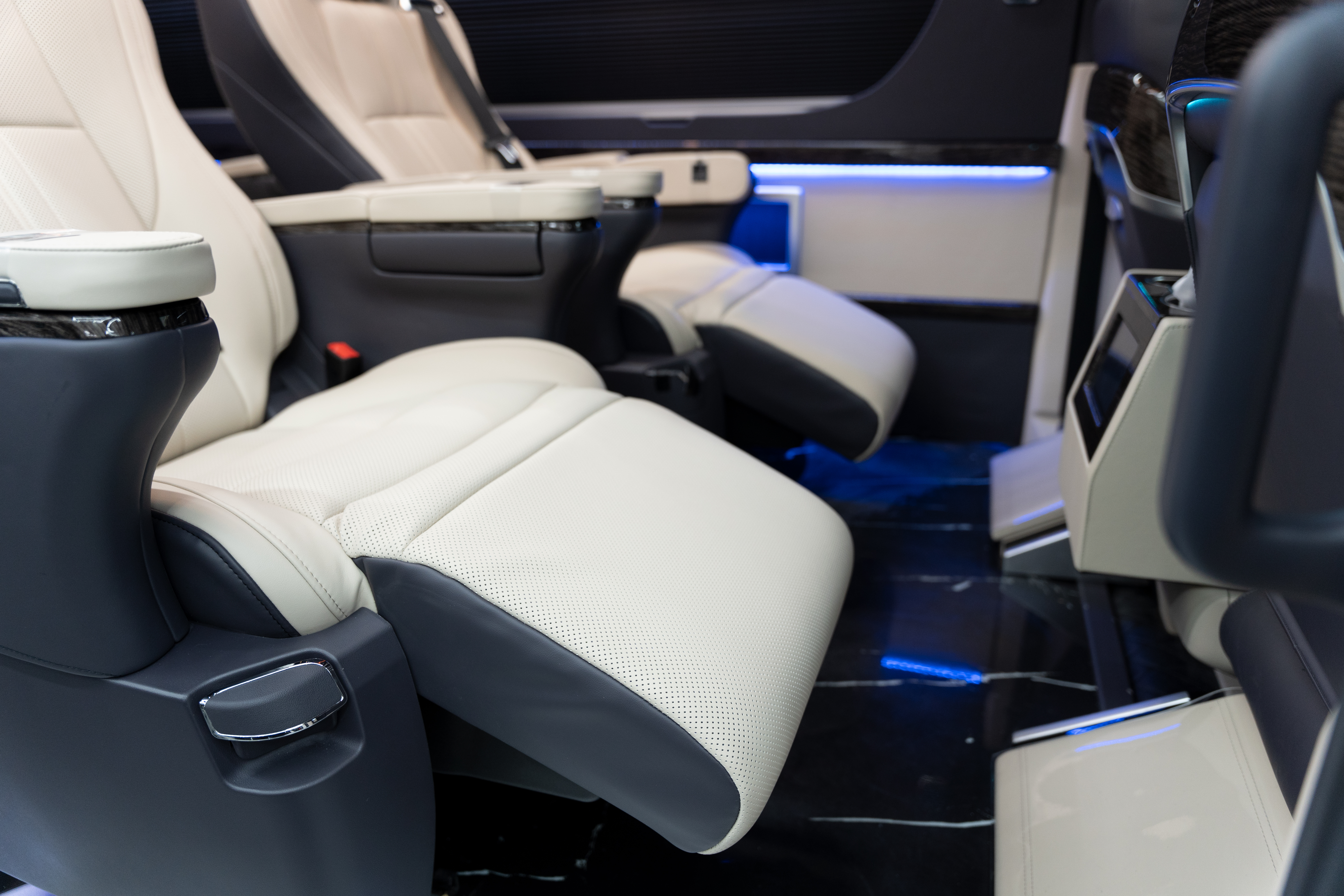 全新丰田海狮mpv,全新丰田海狮商务车9座