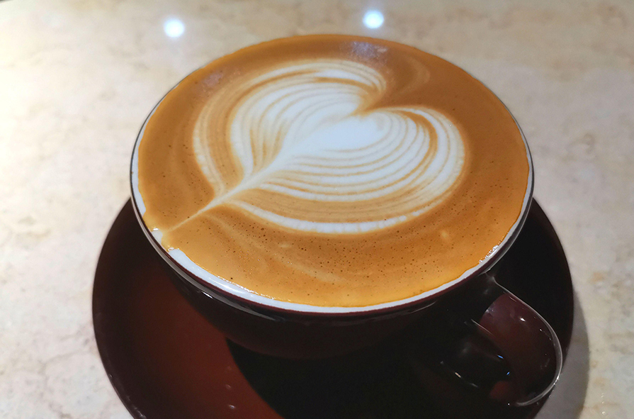 咖啡打奶泡用什么打,咖啡打奶泡技巧店里