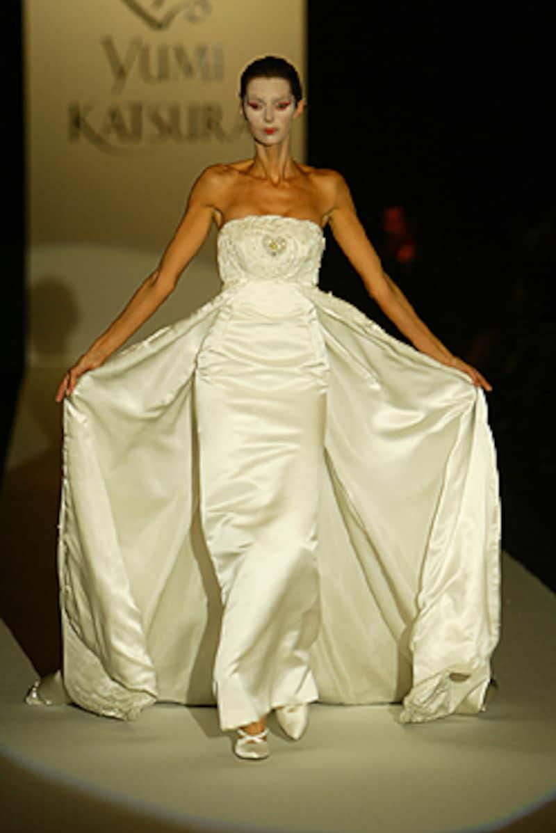 亚洲婚纱女王杀进内娱，女星们集体坐不住了