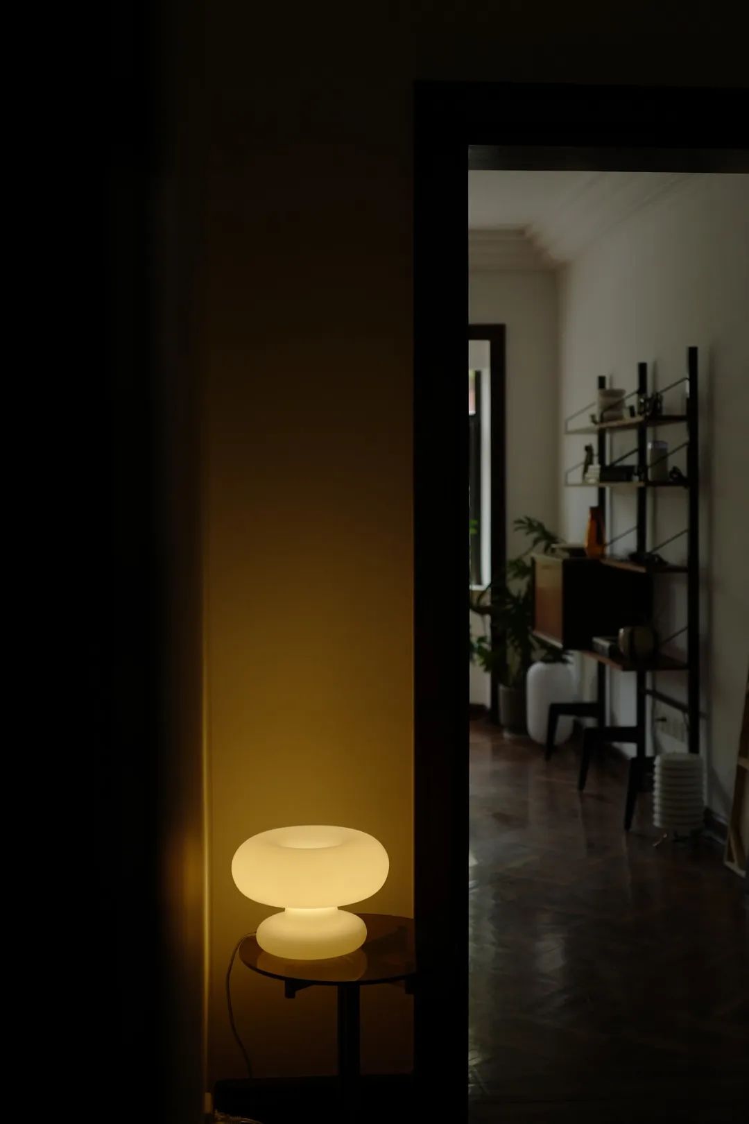 探访100个年轻人的家,居家办公如何克服父母的干扰