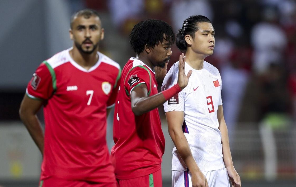 中国男足2:0阿曼结束了吗,中国男足0比2阿曼评价