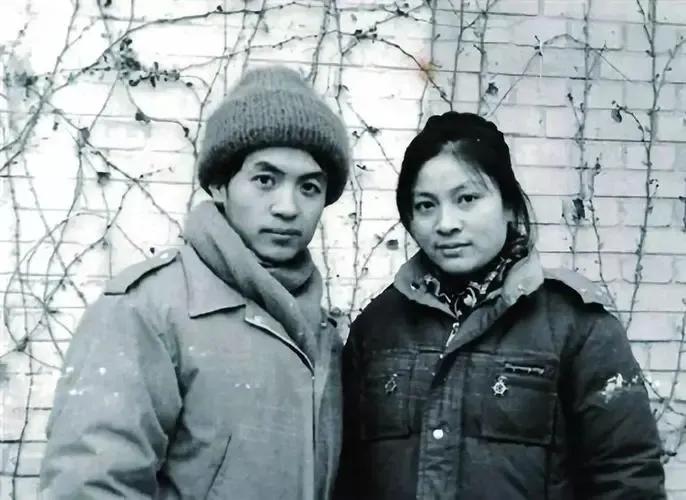 诗人顾城29年前砍死妻子后自杀，遗愿儿子别太像他，如今儿子怎样