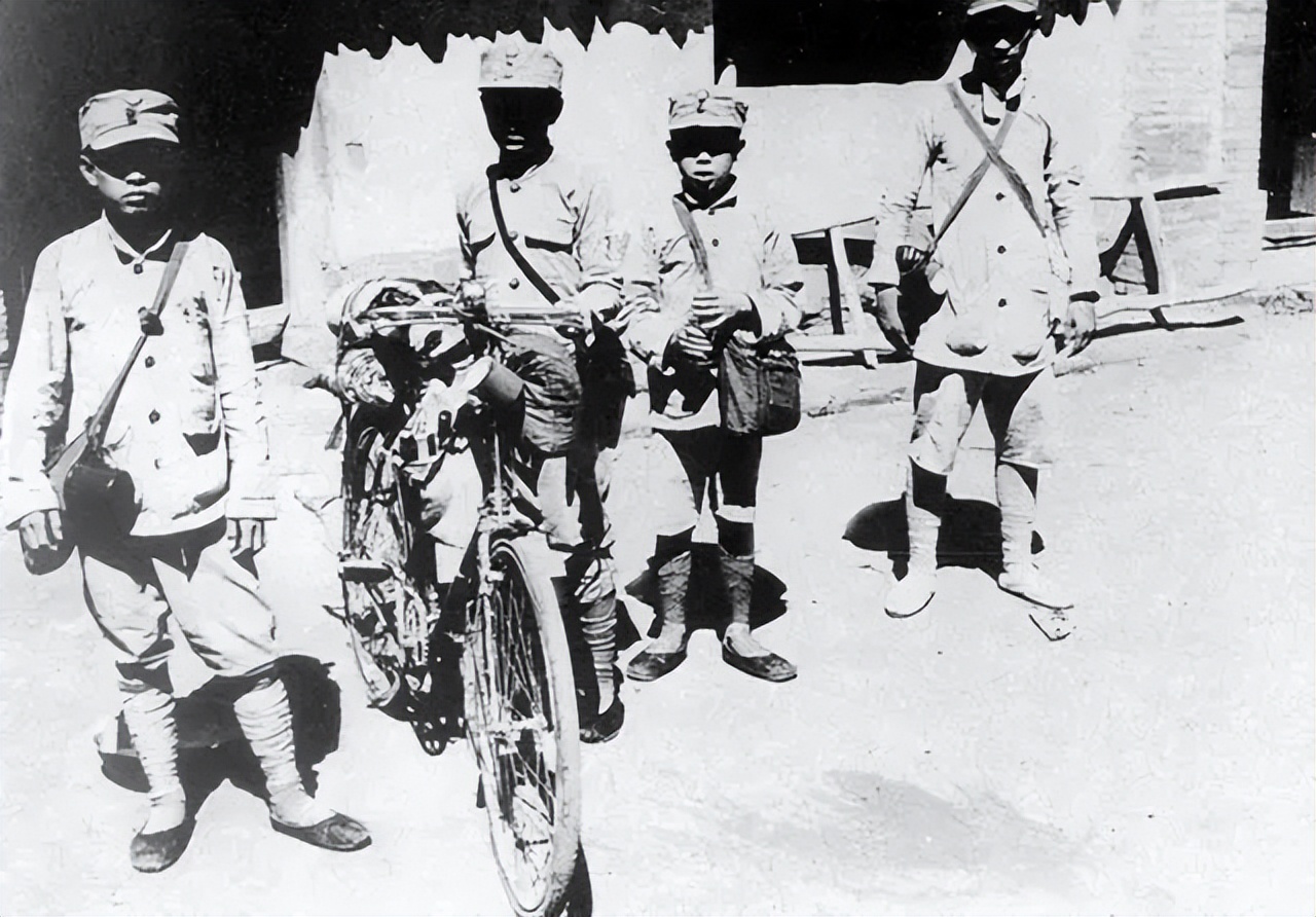 1953年，志愿军师长负伤后回家探亲，发现拉车的车夫就是父亲