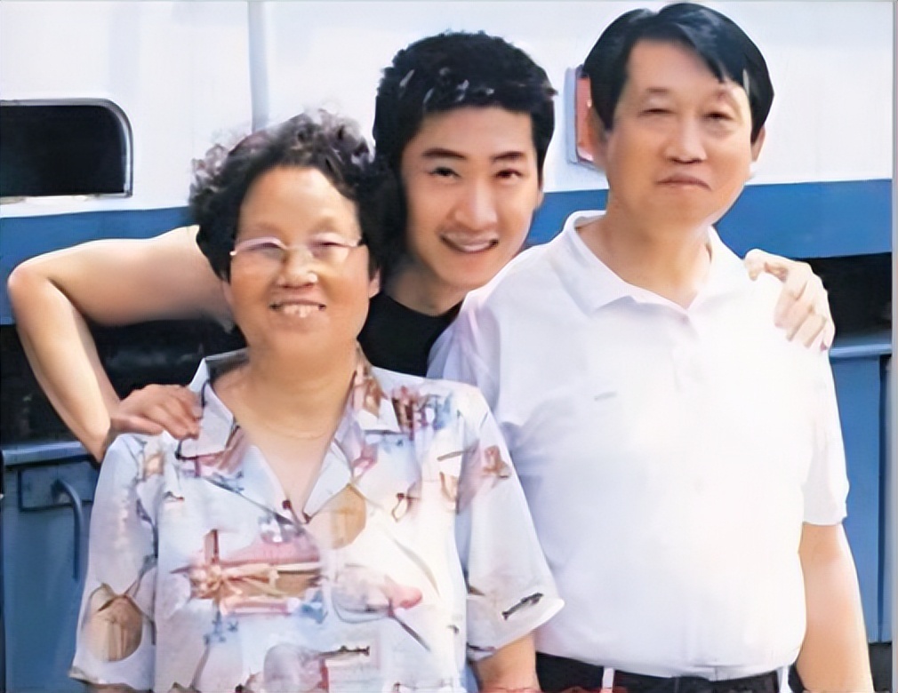 林心如对周杰吻戏事件的回应,周杰澄清跟林心如拍吻戏