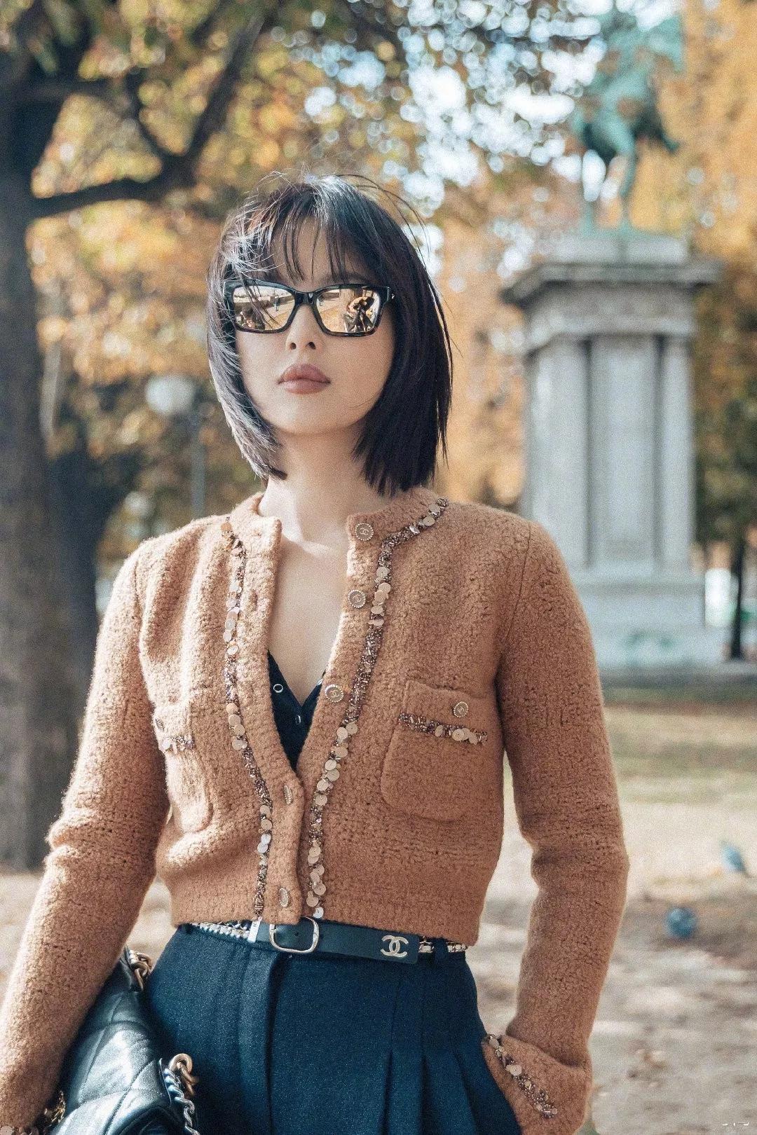 驼色外套内搭什么色彩打底,158梨形身材驼色大衣搭配高级感