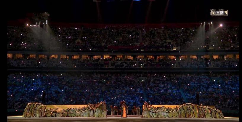 世界杯开幕式表演者戴的红色墨镜,足球世界杯开幕式田柾国