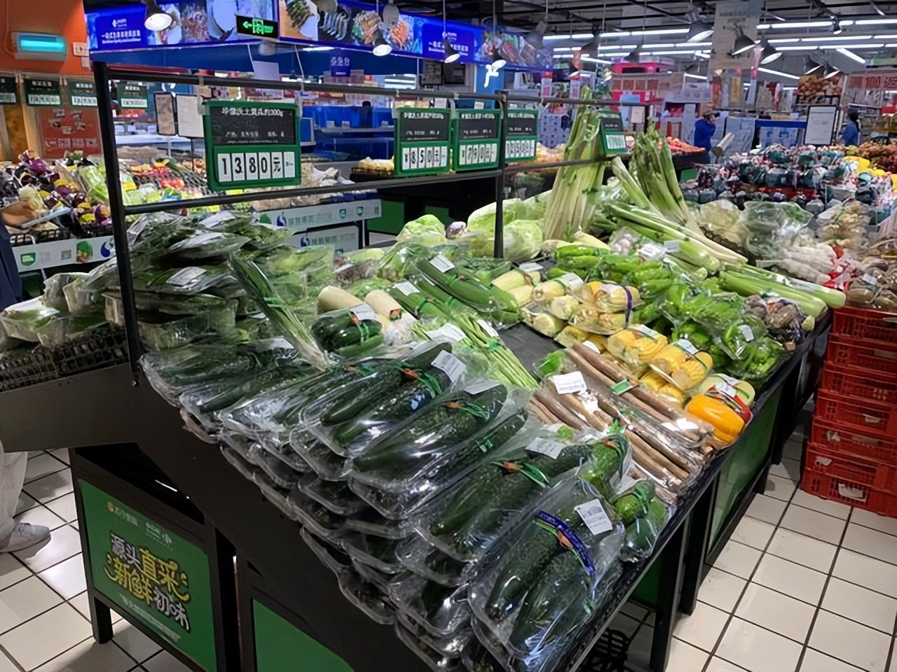 各地超市最新囤货现象 (现在全国超市3月份缺货吗)