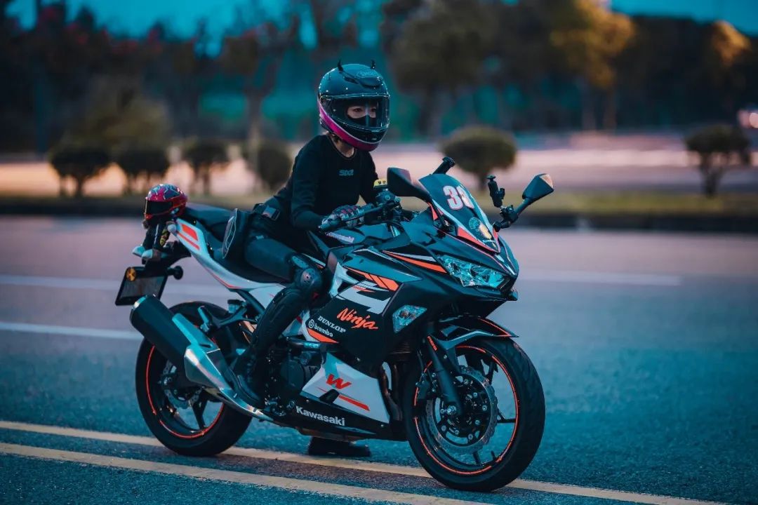 新款雅马哈yzfr3怎么样,雅马哈YZF-R25测评