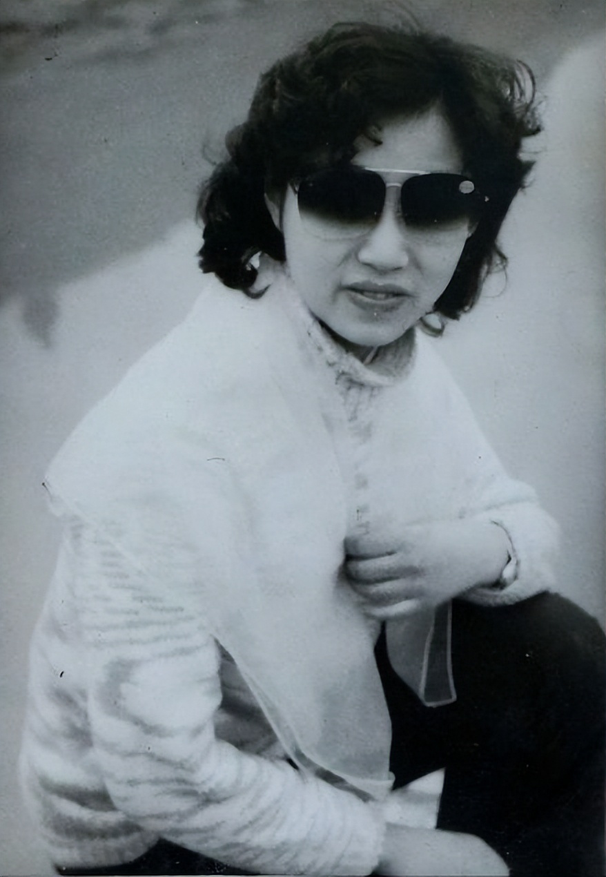 黑老大女人被欺负后续,九零后女黑老大被抓