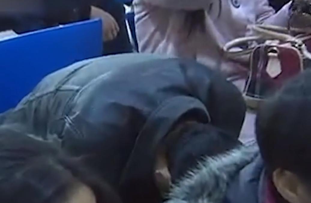 真实故事女子意外怀孕,女子突然肚子痛怀孕小产