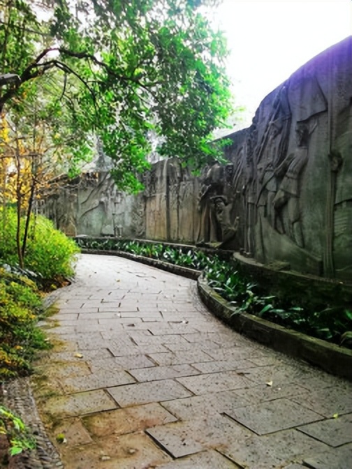 重德博学尚美笃行,重德博学勤勉尚美