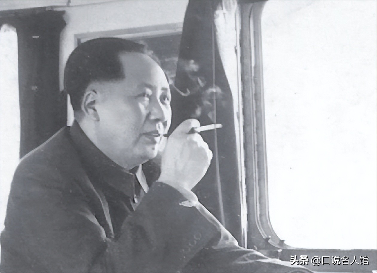 毛主席途经天津，问起狗不理包子取名缘由，一列车员回答引人大笑