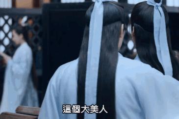 前脚吹“绝色美人”，后脚就被配角狠狠艳压，这些女明星图啥啊