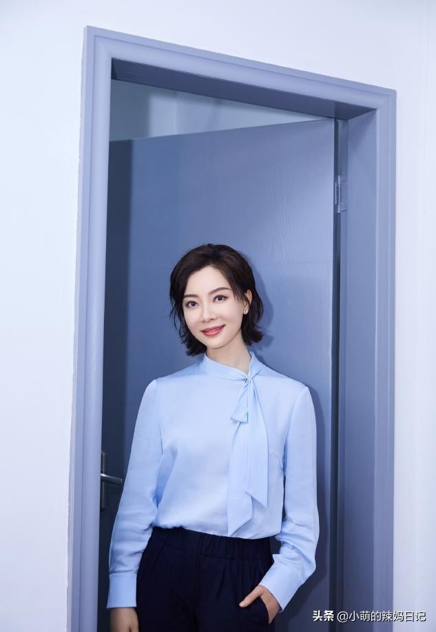 适合头发多的减龄烫发,今年最适合的短头发烫发