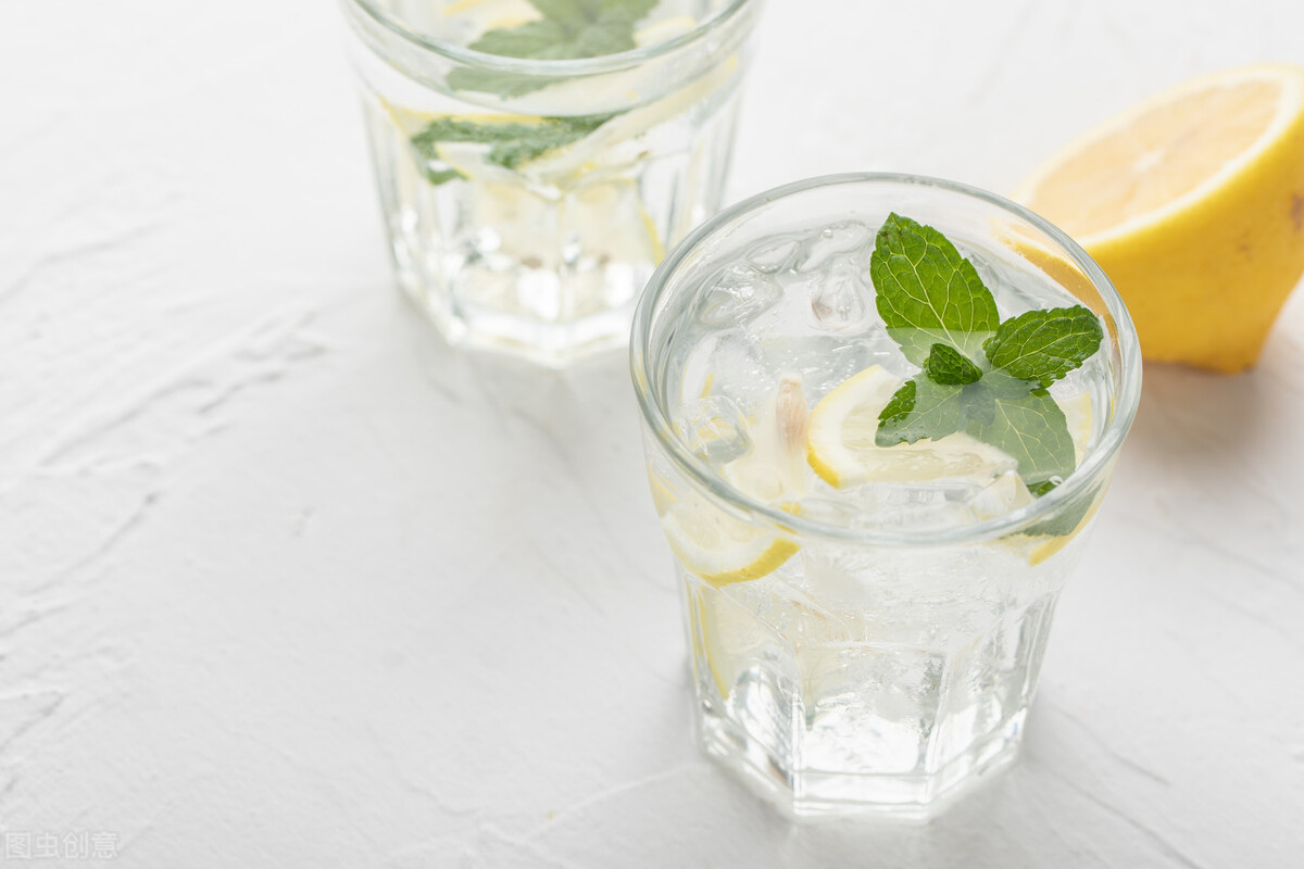 柠檬水的正确泡法有好处吗,泡柠檬水有几种喝法