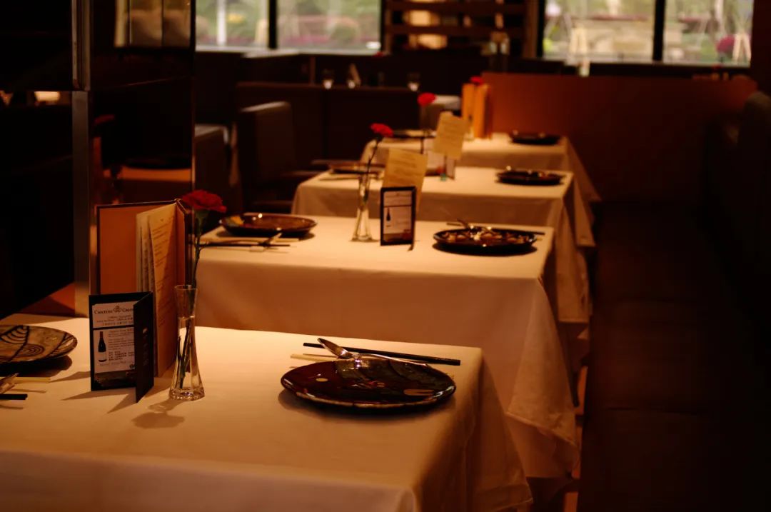 餐饮生意越来越差还要坚持吗,餐饮越来越难赚钱