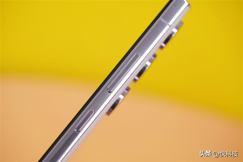 三星galaxys22超大杯,三星galaxys23ultra湖屿蓝评测