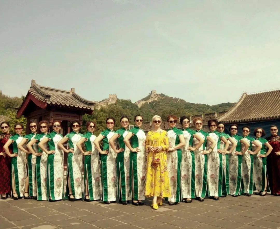 “励志大妈”于书：前夫出轨，两度瘫痪，一夜白头，如今惊艳众人