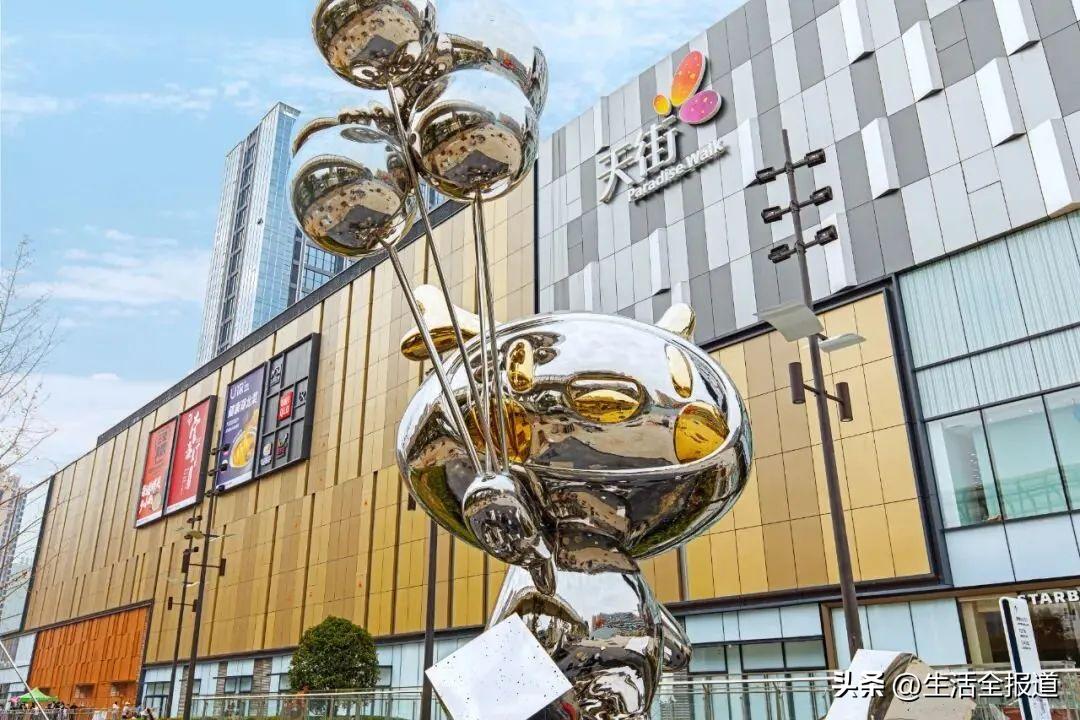 武汉最大商业综合体内部,武汉商业最大的广场