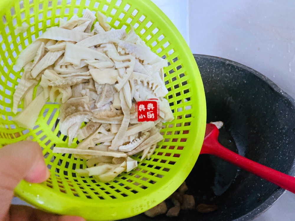 春笋干烧肉的家常做法,腊肉炒笋干的家常做法