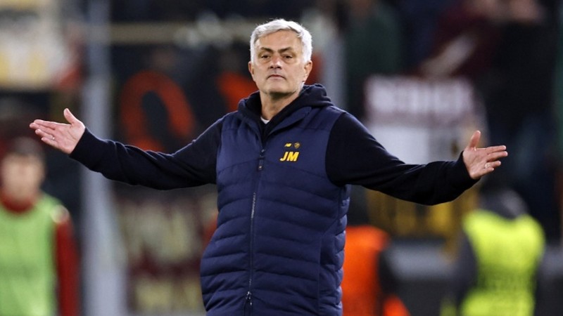 穆里尼奥打进四强没那么容易,穆里尼奥获得冠军奖