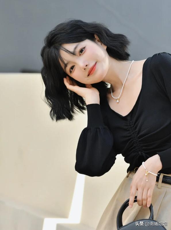 适合高个的齐肩烫发,2020年最流行的齐肩烫发没刘海