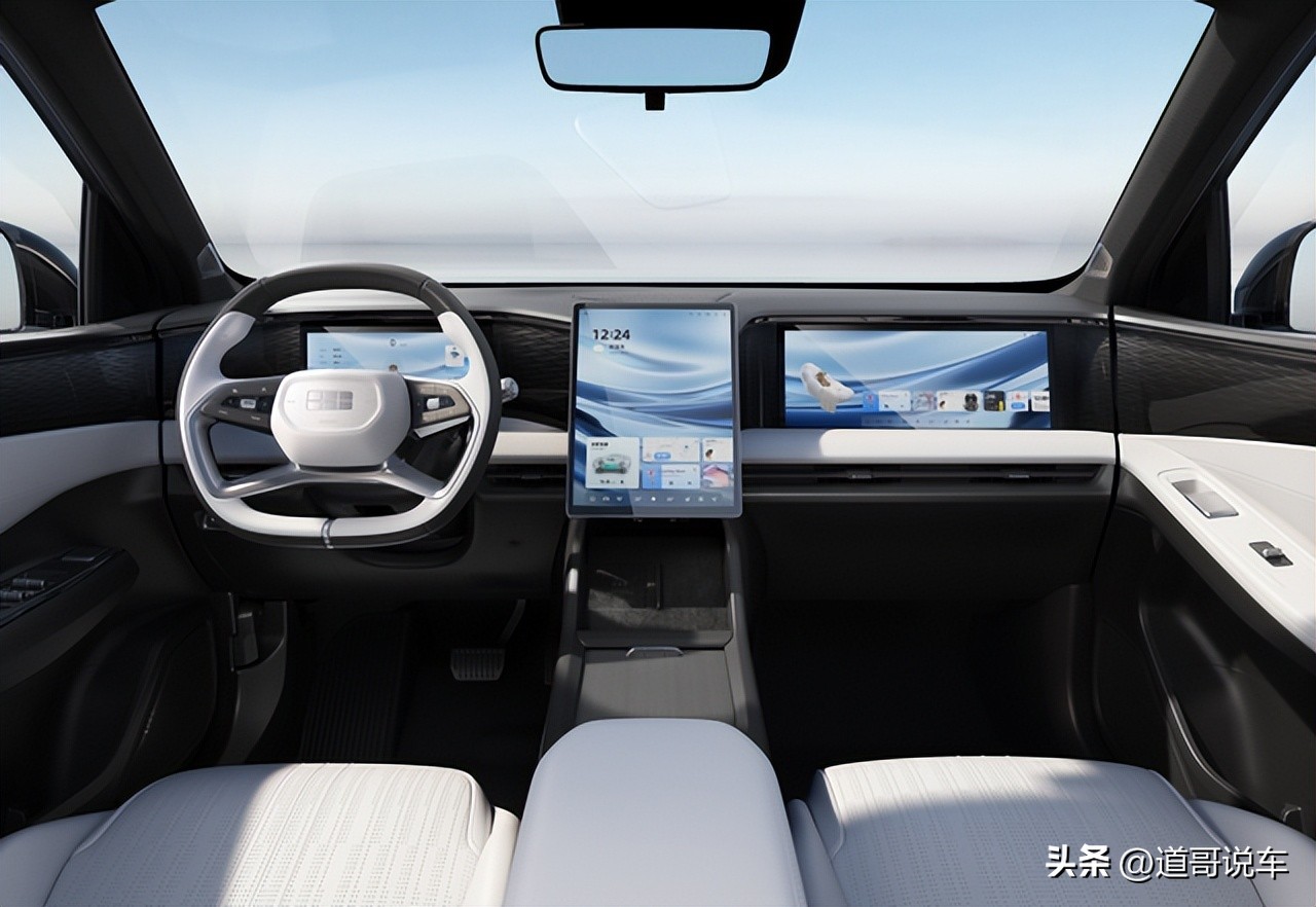 吉利银河l7与比亚迪宋pro冠军版,吉利宋七座