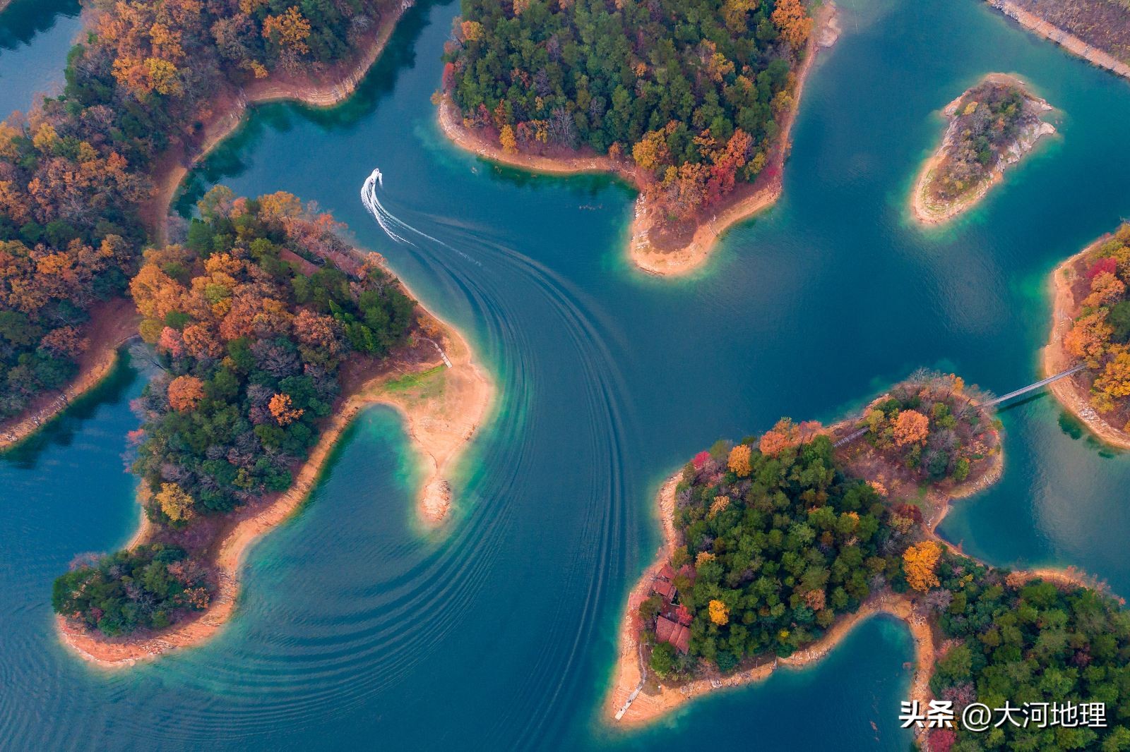 中国南方这30个景点,难说多知名,但敢说它的秋色最艳最浪漫