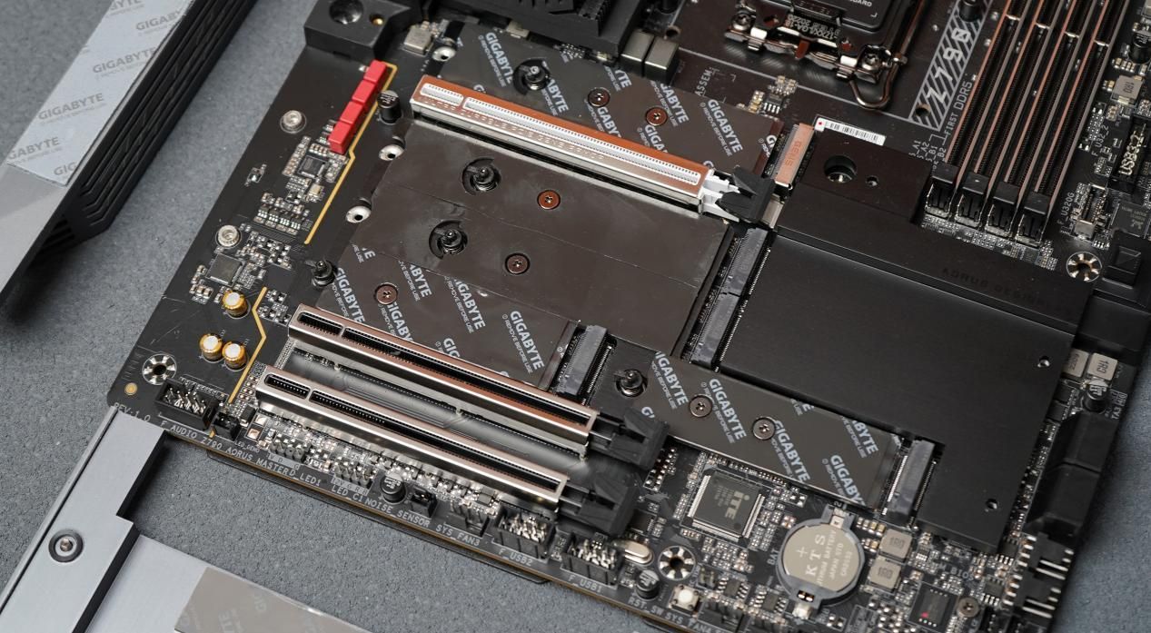 技嘉z790aorusmaster主板,技嘉z790itx主板评测