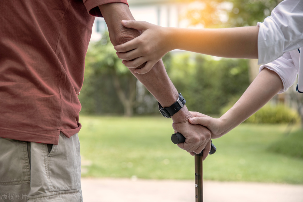 70岁大爷雇保姆后续,72岁大爷找保姆三个条件