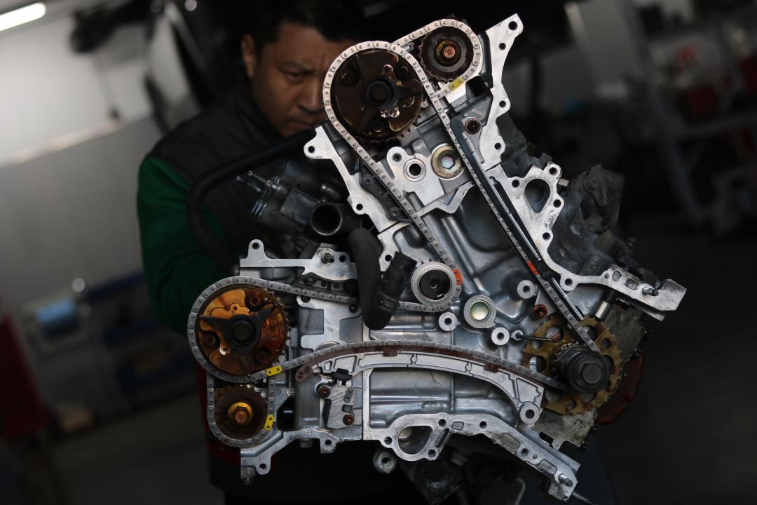 03年丰田霸道全车翻新多少钱,2004款丰田霸道拆车视频