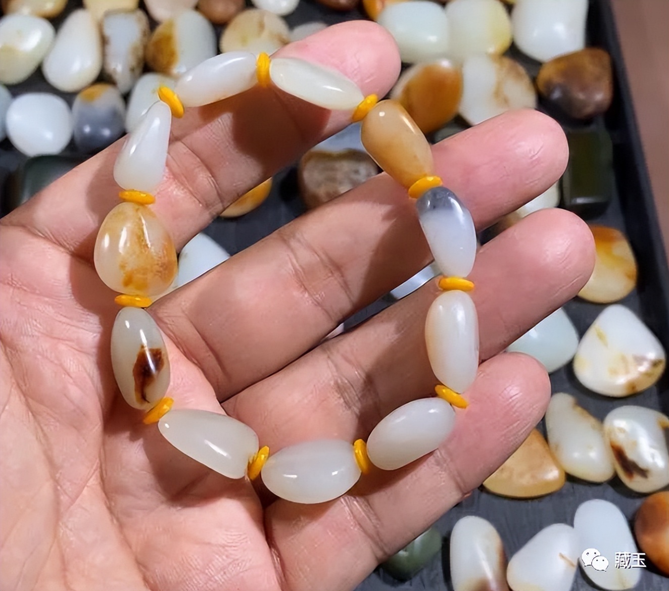 3000元能买什么样的和田玉手串,真正的新疆和田玉手串多少钱一串