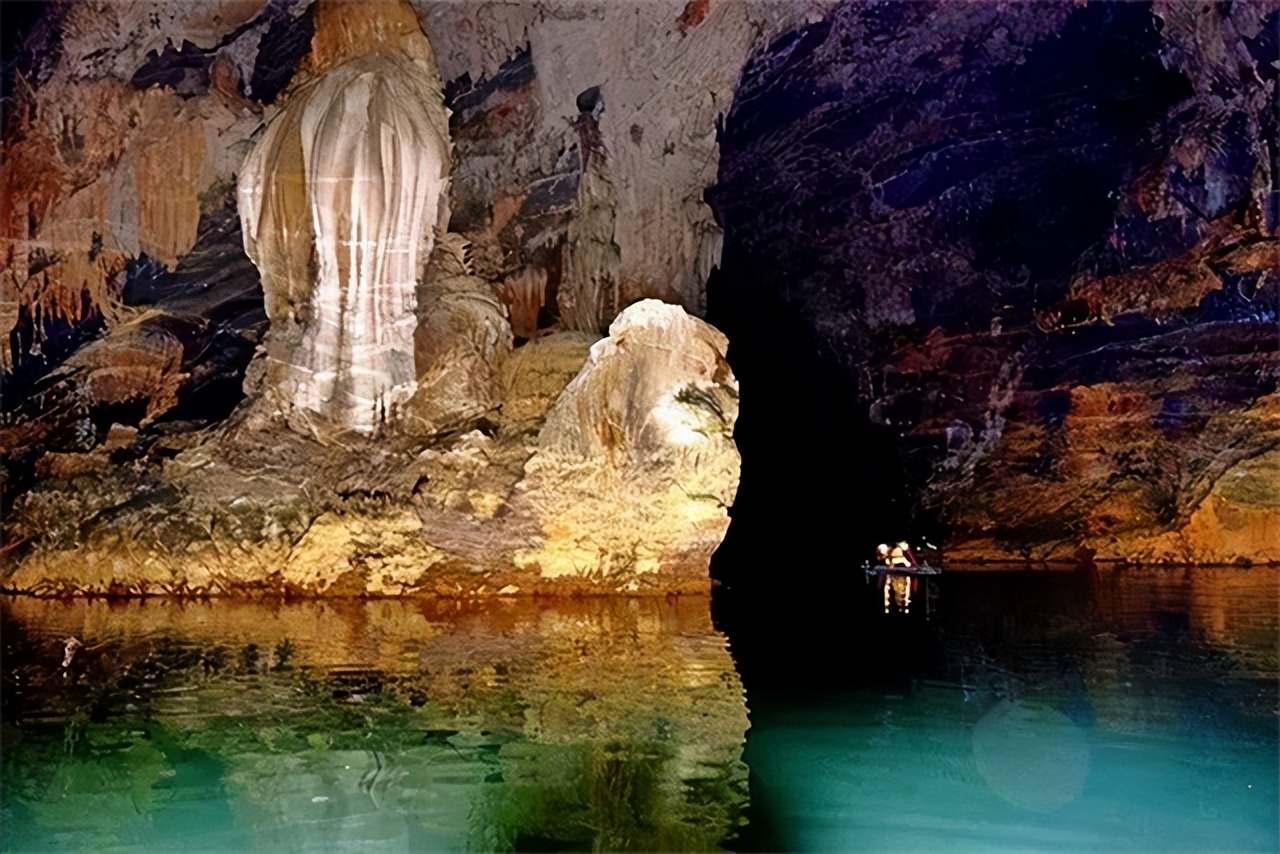 湖北一山洞吐鱼视频,湖北一山洞每年吐鱼