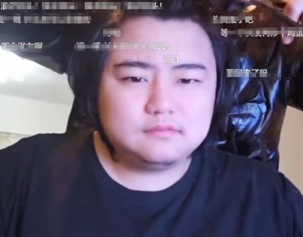 网红主播被官方点名批评，*辱侮**女嘉宾用脚踩脸，为博眼球无下限