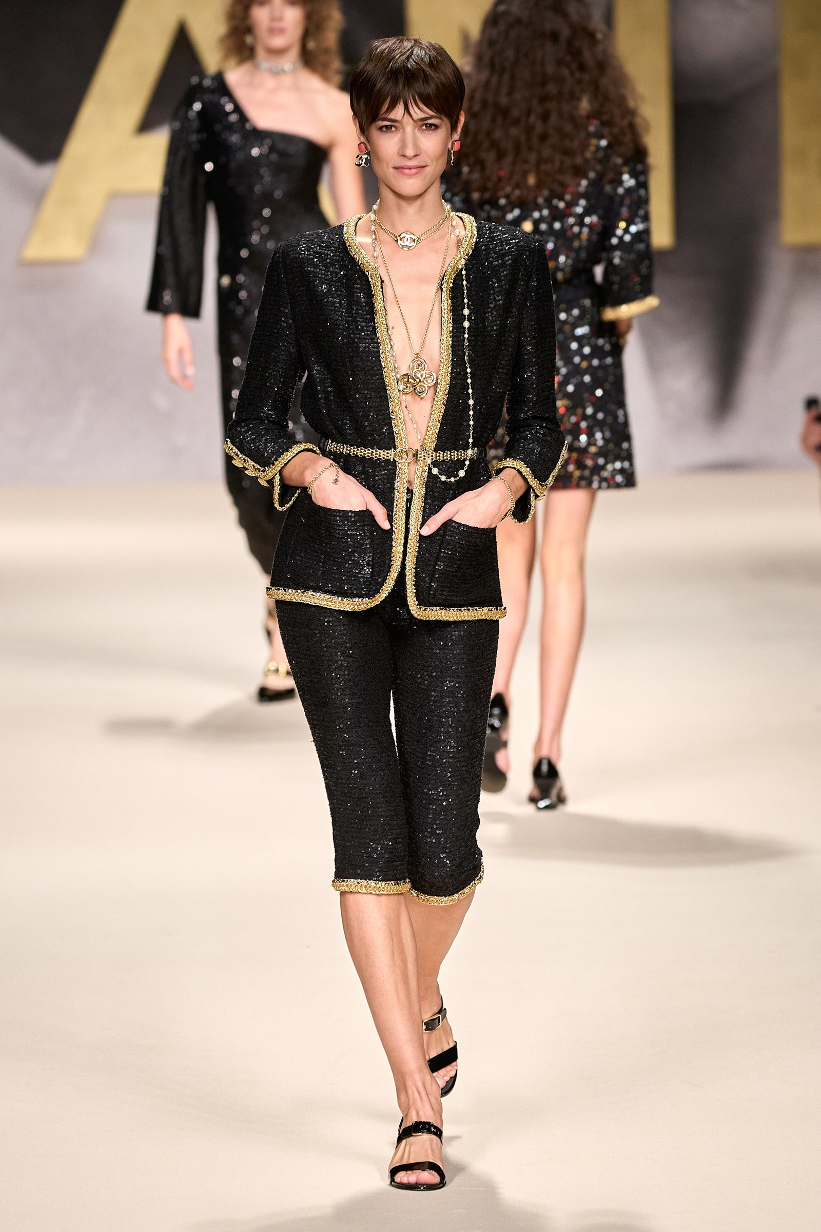 2021春夏配饰趋势,2022年爆款服饰配饰