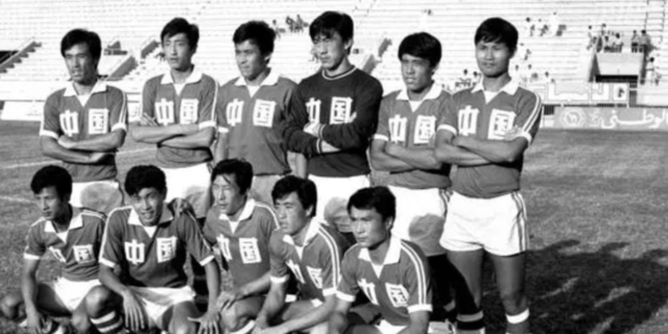 1987年：*小平邓**邀请马拉多纳来中国，马拉多纳：没有三亿我不去