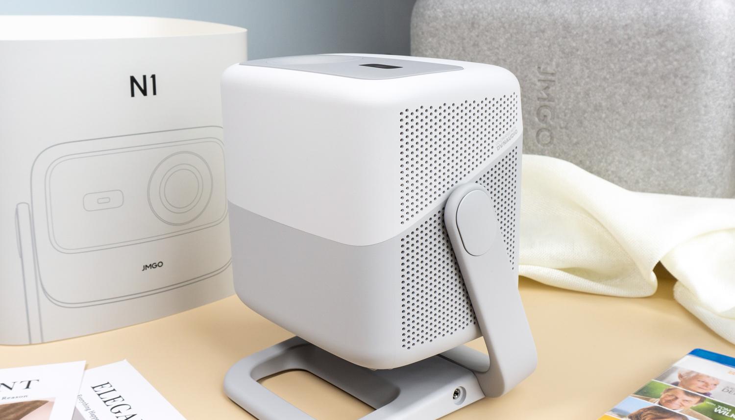 为什么说坚果n1是卧室投影仪,坚果n15.6米投影