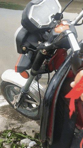 女朋友平胸是什么心理,女生平胸如何安慰