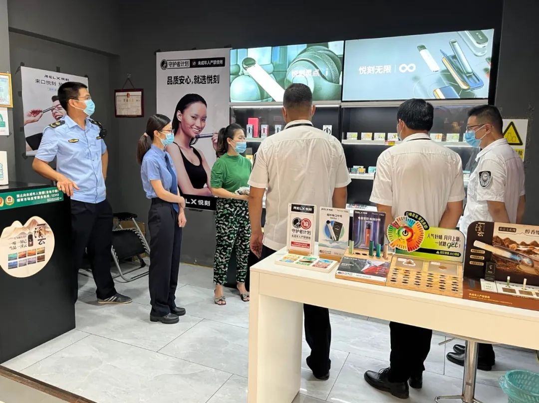 校园普法常态化保驾护航未成年,未成年人普法走进课堂