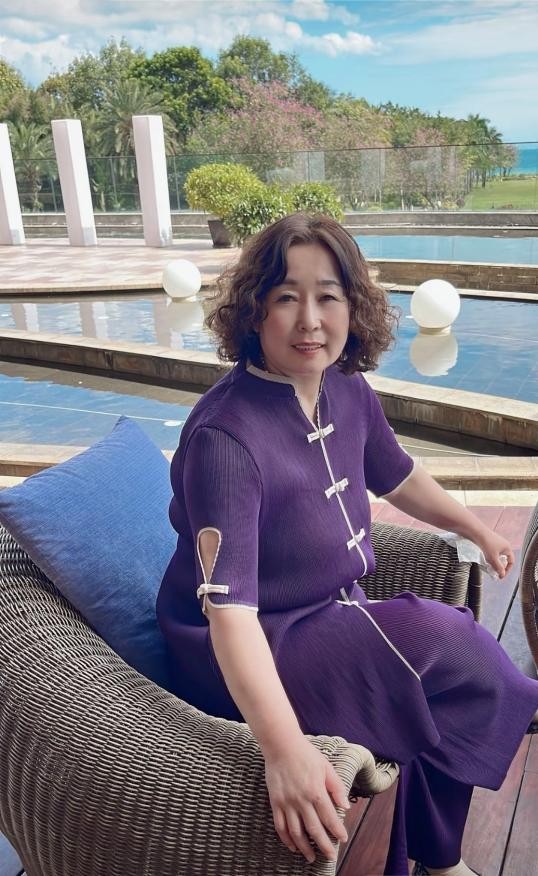 美女安检员婚前意外偏瘫，富二代未婚夫果断离开，靠代购买6套房